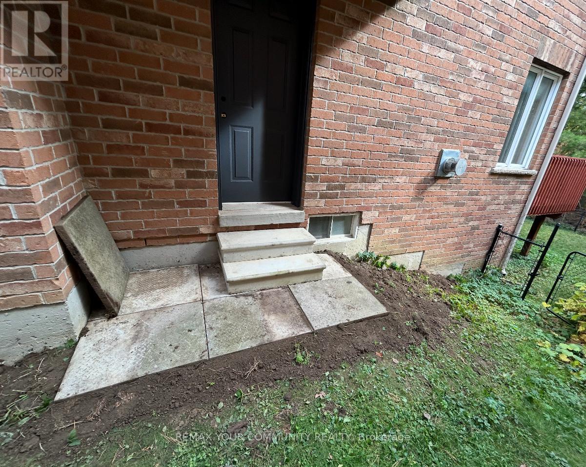 111 Worthington Avenue, Richmond Hill, Ontario  L4E 3Z6 - Photo 7 - N12836478