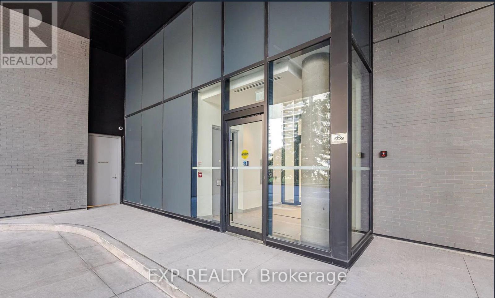 720 - 86 Dundas Street E, Mississauga, Ontario  L5A 1W4 - Photo 17 - W12922978