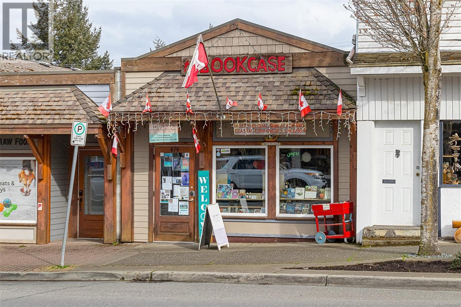 674 Memorial Ave, Qualicum Beach, British Columbia  V9K 1S8 - Photo 2 - 1029859