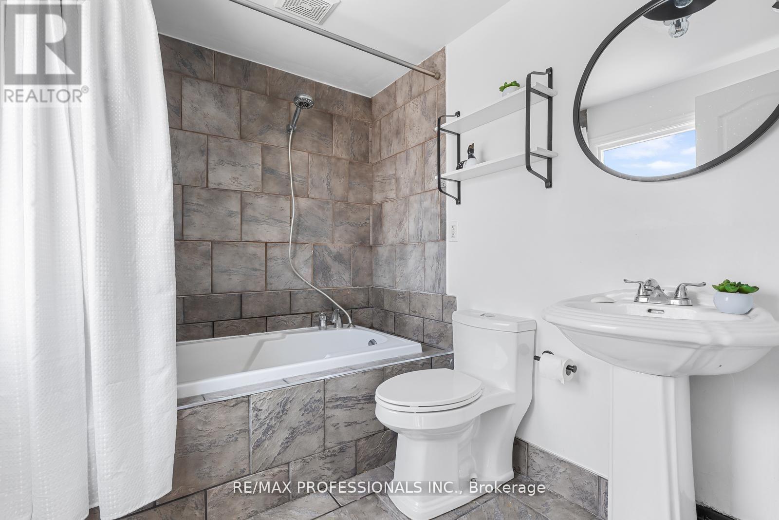 1 Gray Avenue, Toronto, Ontario  M6N 4S5 - Photo 19 - W12929874