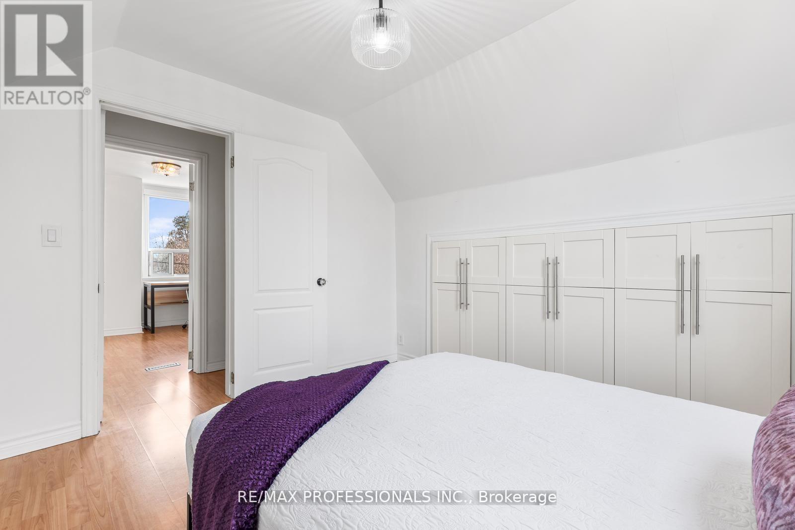 1 Gray Avenue, Toronto, Ontario  M6N 4S5 - Photo 23 - W12929874