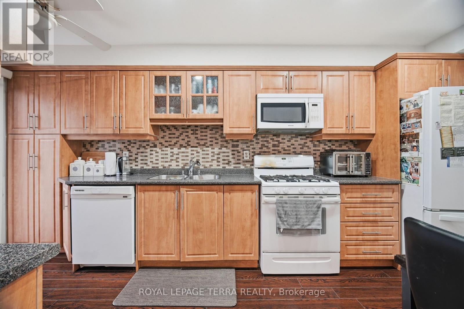 3423 Nighthawk Trail, Mississauga, Ontario  L5N 6G4 - Photo 15 - W12929904