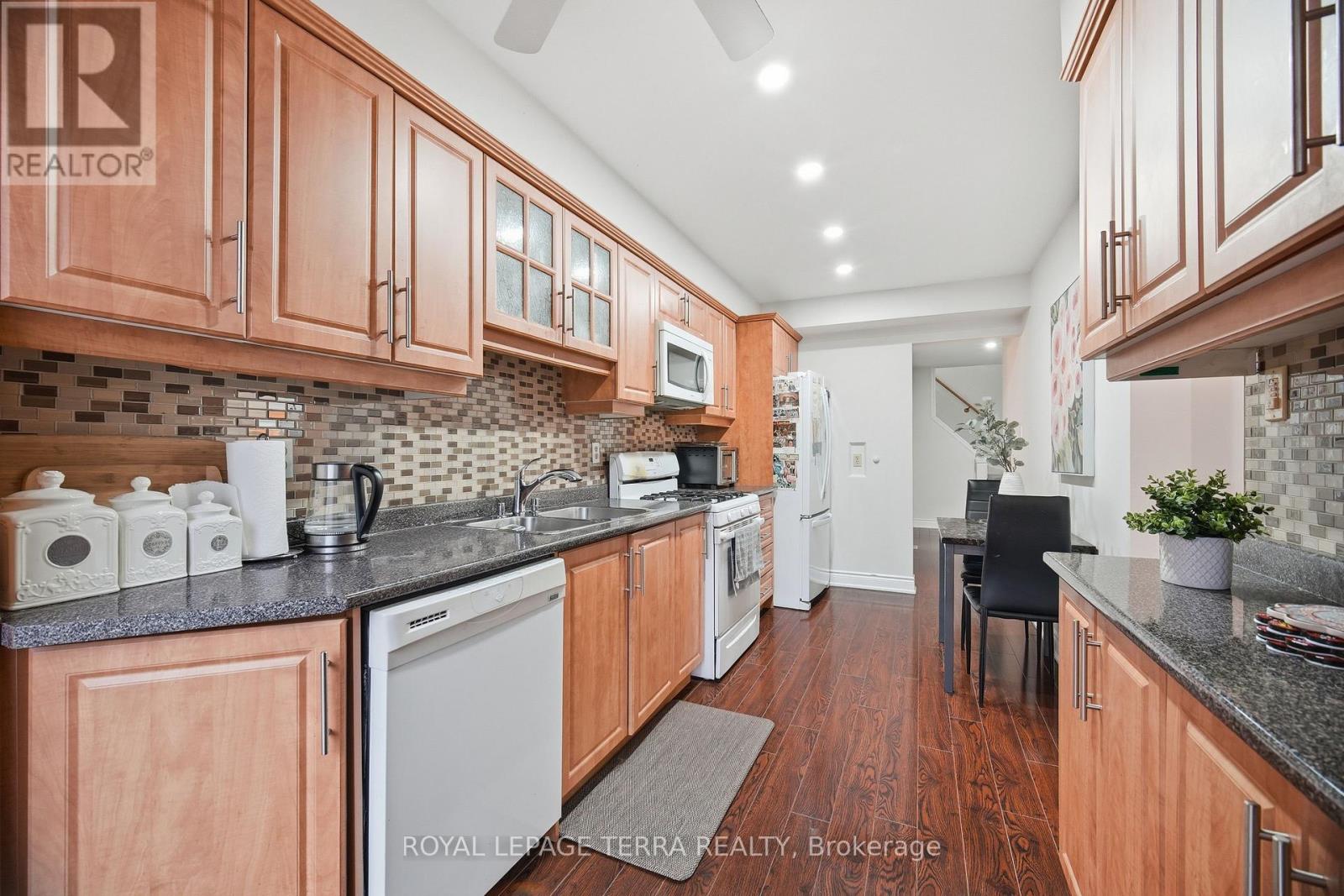 3423 Nighthawk Trail, Mississauga, Ontario  L5N 6G4 - Photo 17 - W12929904