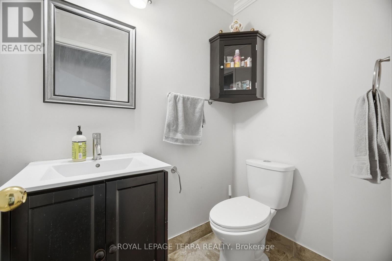 3423 Nighthawk Trail, Mississauga, Ontario  L5N 6G4 - Photo 19 - W12929904