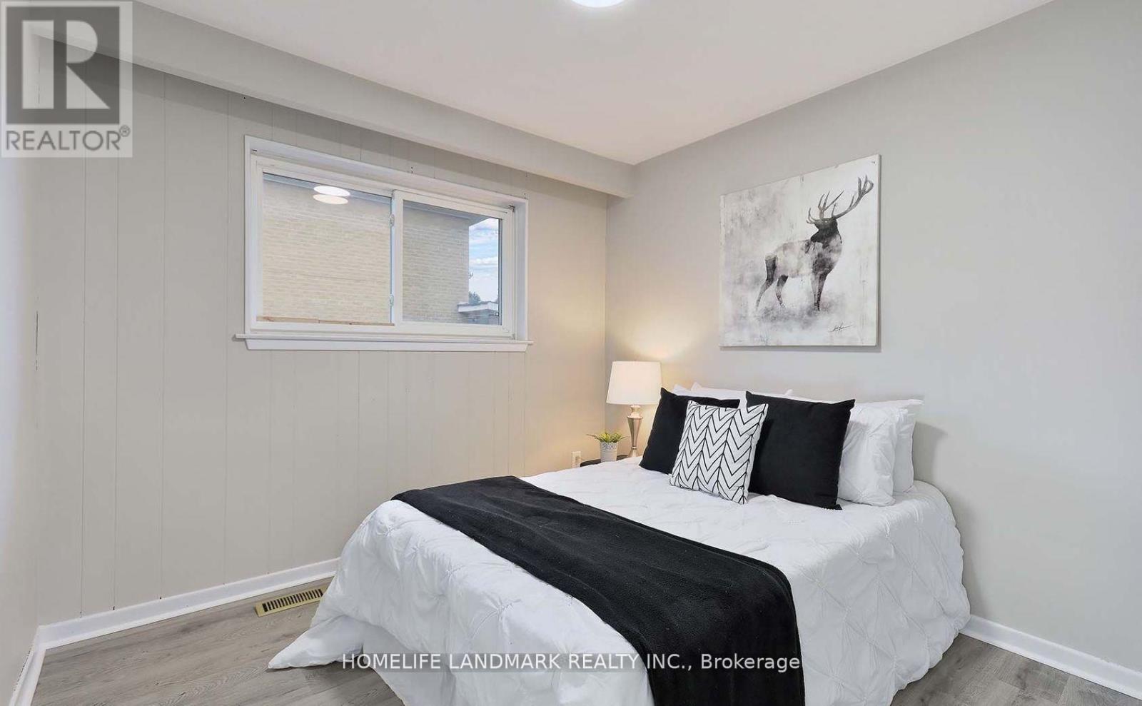 204 Derrydown Road, Toronto (York University Heights), Ontario  M3J 1S1 - Photo 10 - W12929926