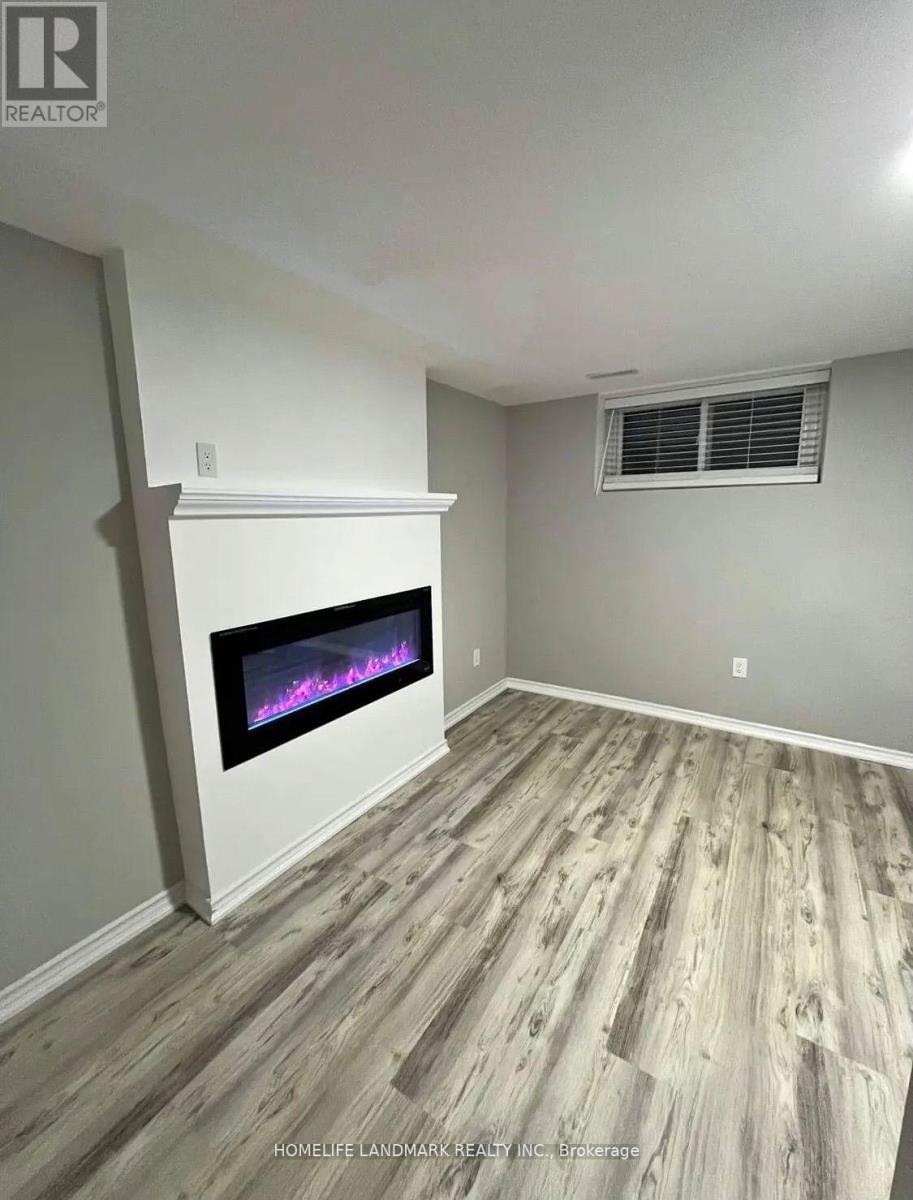 204 Derrydown Road, Toronto (York University Heights), Ontario  M3J 1S1 - Photo 21 - W12929926