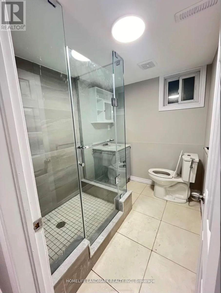 204 Derrydown Road, Toronto (York University Heights), Ontario  M3J 1S1 - Photo 22 - W12929926