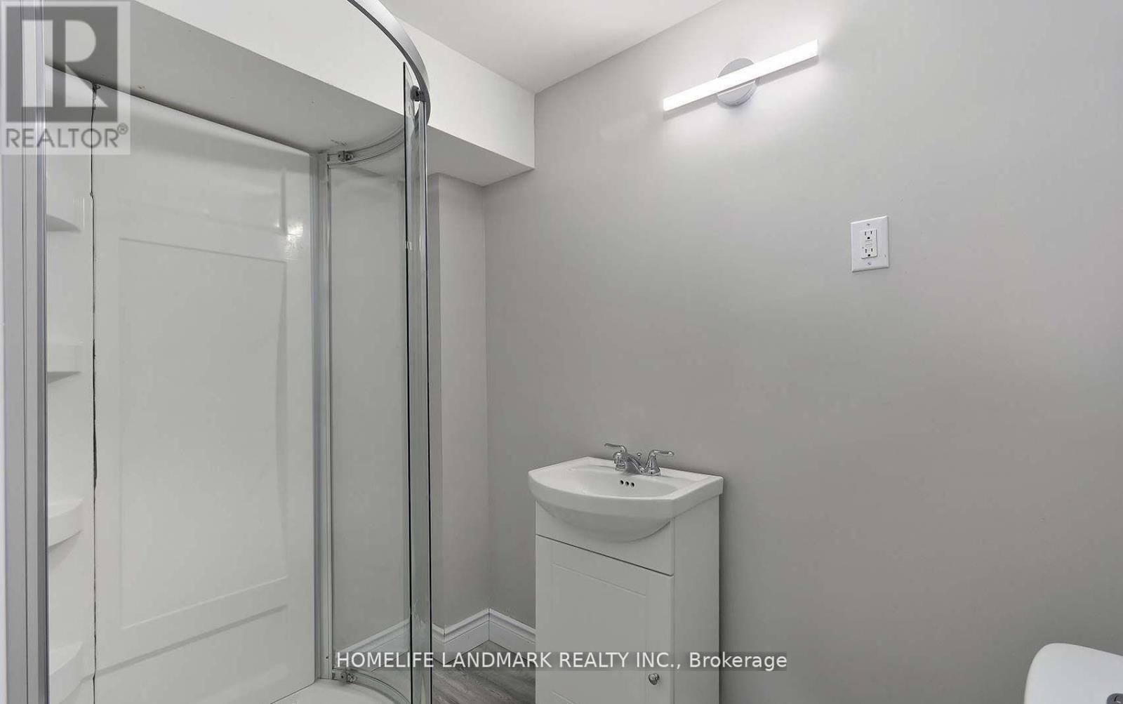 204 Derrydown Road, Toronto (York University Heights), Ontario  M3J 1S1 - Photo 25 - W12929926