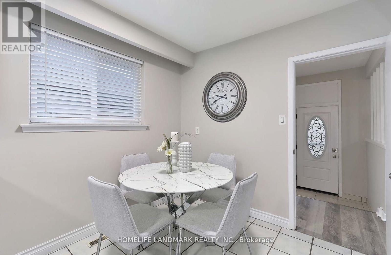 204 Derrydown Road, Toronto (York University Heights), Ontario  M3J 1S1 - Photo 9 - W12929926