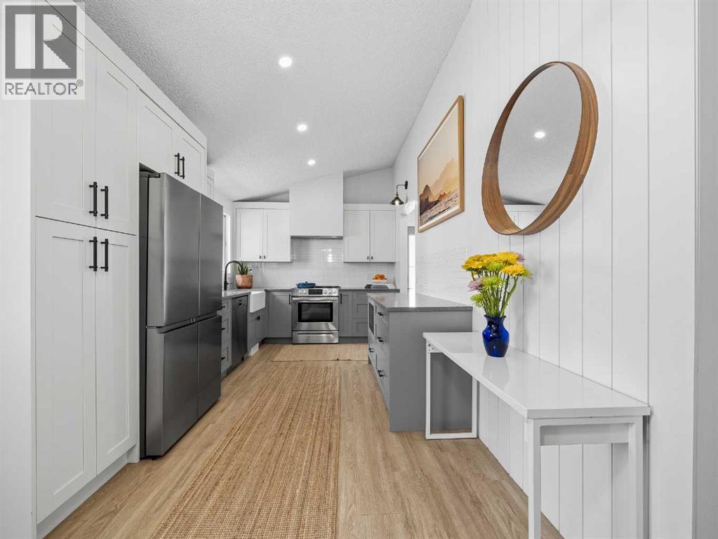 7723 Hunterview Drive Nw, Calgary, Alberta  T2K 5C9 - Photo 7 - A2296844