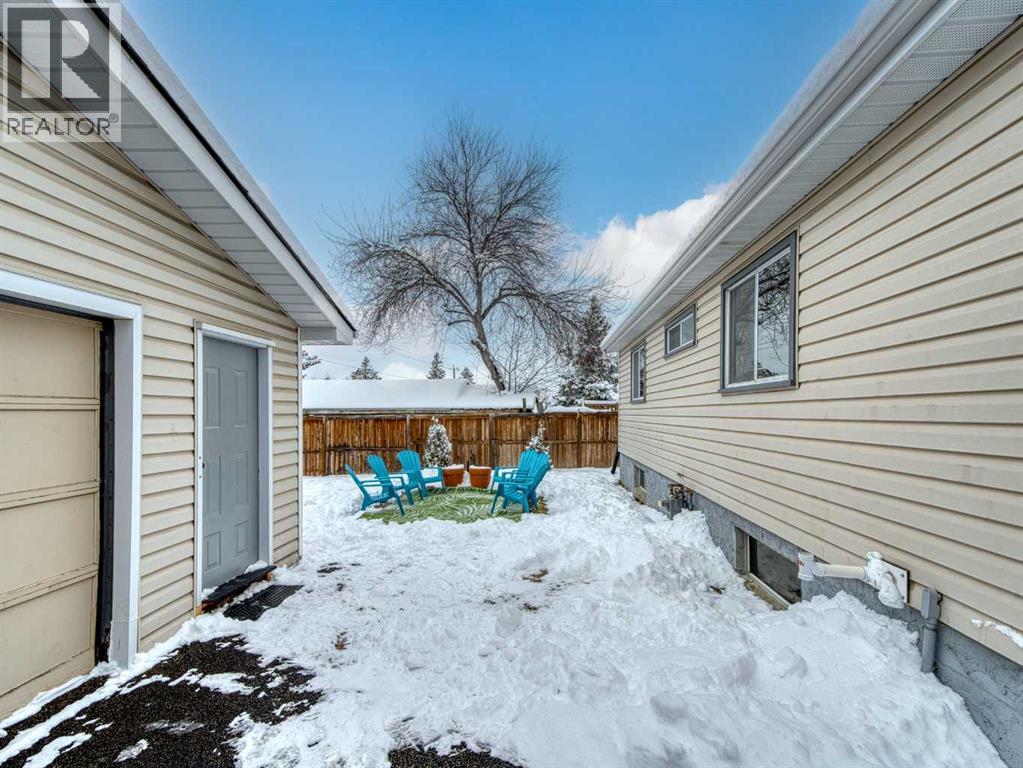 7723 Hunterview Drive Nw, Calgary, Alberta  T2K 5C9 - Photo 25 - A2296844