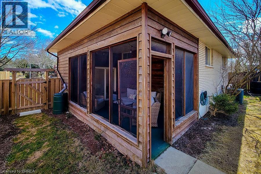 25 Buckingham Street, Brantford, Ontario  N3R 3A9 - Photo 32 - 40815439