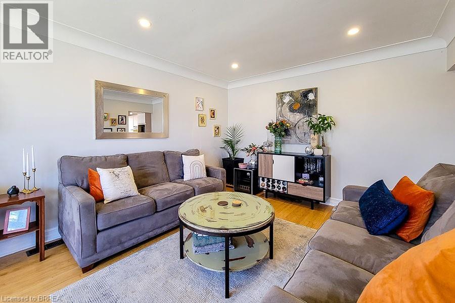 25 Buckingham Street, Brantford, Ontario  N3R 3A9 - Photo 8 - 40815439