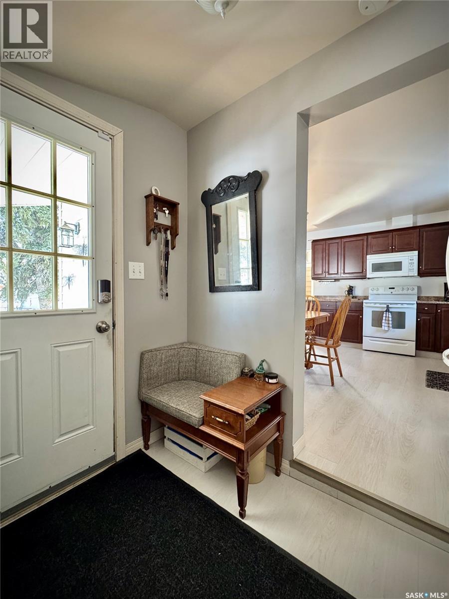 312 Vincent Avenue W, Churchbridge, Saskatchewan  S0A 0M0 - Photo 3 - SK031455