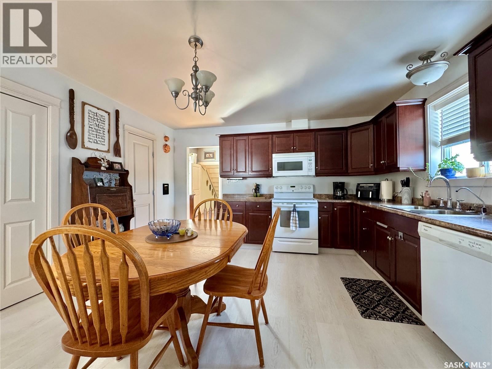 312 Vincent Avenue W, Churchbridge, Saskatchewan  S0A 0M0 - Photo 4 - SK031455