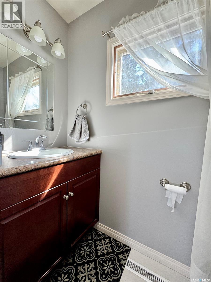 312 Vincent Avenue W, Churchbridge, Saskatchewan  S0A 0M0 - Photo 9 - SK031455
