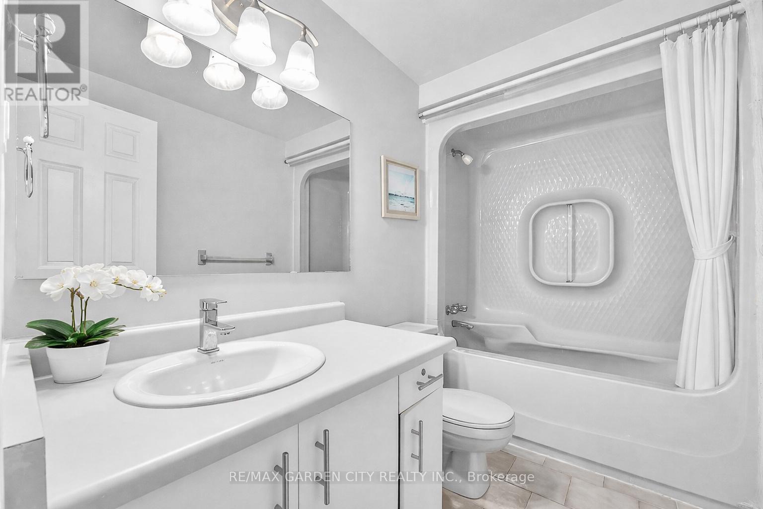 59 - 2 Royalwood Court, Hamilton, Ontario  L8E 4Z1 - Photo 15 - X12929872