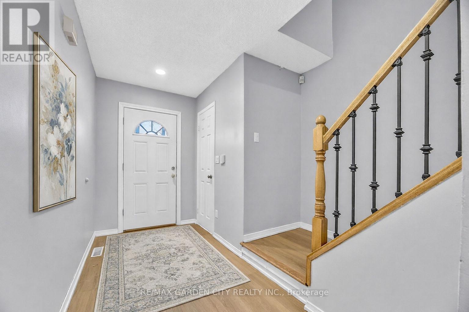 59 - 2 Royalwood Court, Hamilton, Ontario  L8E 4Z1 - Photo 3 - X12929872