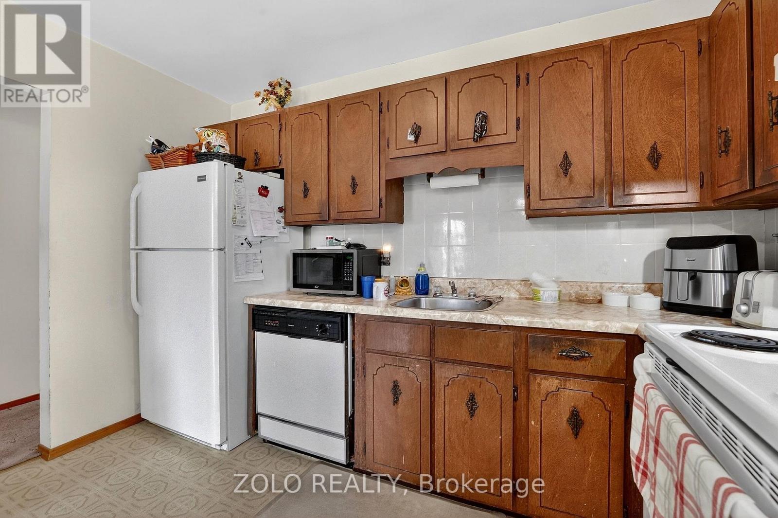 6133 Strohan Street, Niagara Falls, Ontario  L2J 3J3 - Photo 13 - X12929932