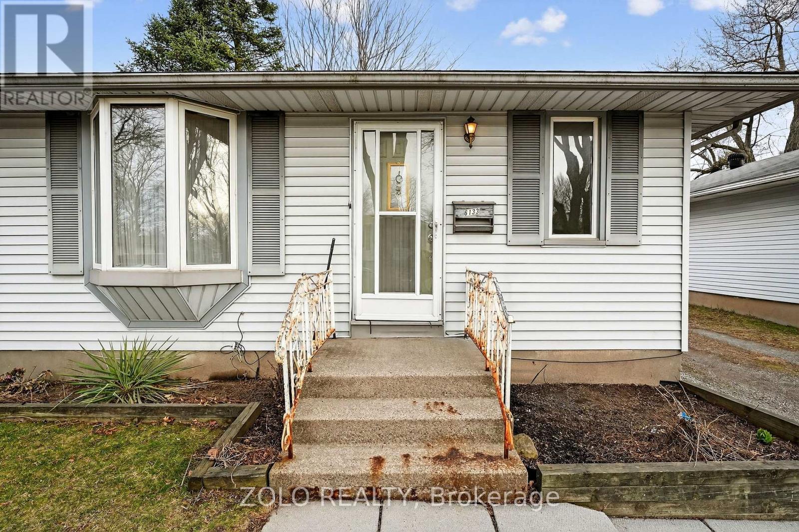 6133 Strohan Street, Niagara Falls, Ontario  L2J 3J3 - Photo 3 - X12929932