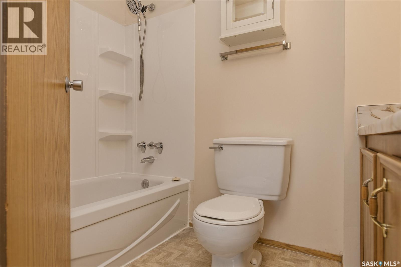 301 35 Alport Crescent, Regina, Saskatchewan  S4R 7X2 - Photo 13 - SK031002