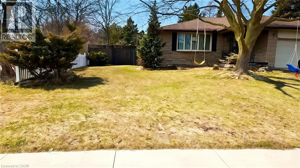 416 Warrington Drive, Waterloo, Ontario  N2L 2P8 - Photo 2 - 40815571