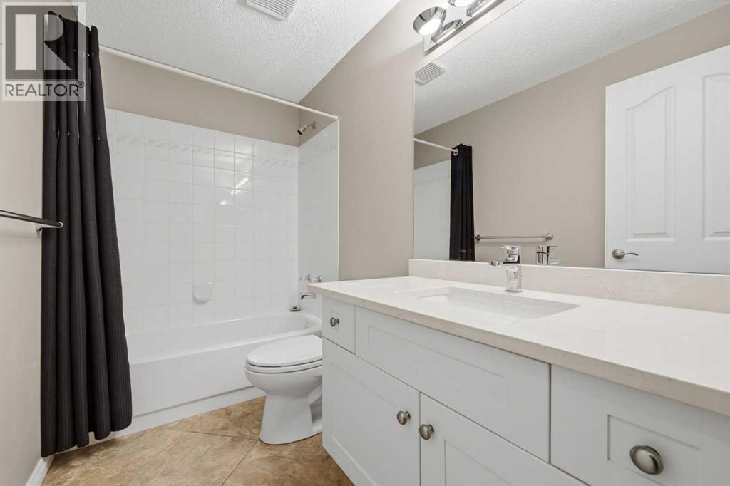 213 Douglasbank Mews SE, Calgary, Alberta  T2Z 2K2 - Photo 33 - A2293689