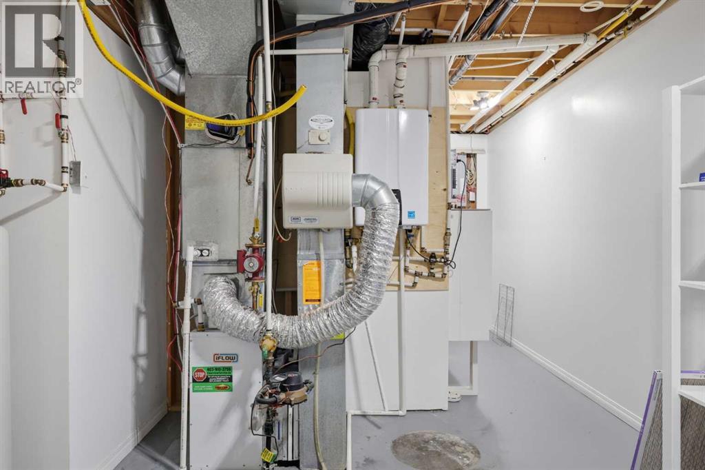 213 Douglasbank Mews SE, Calgary, Alberta  T2Z 2K2 - Photo 47 - A2293689