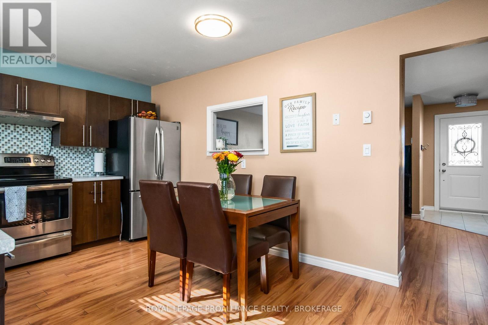 16 Rosemund Crescent, Kingston, Ontario K7M 6Z3 - Photo 12 - X12930164