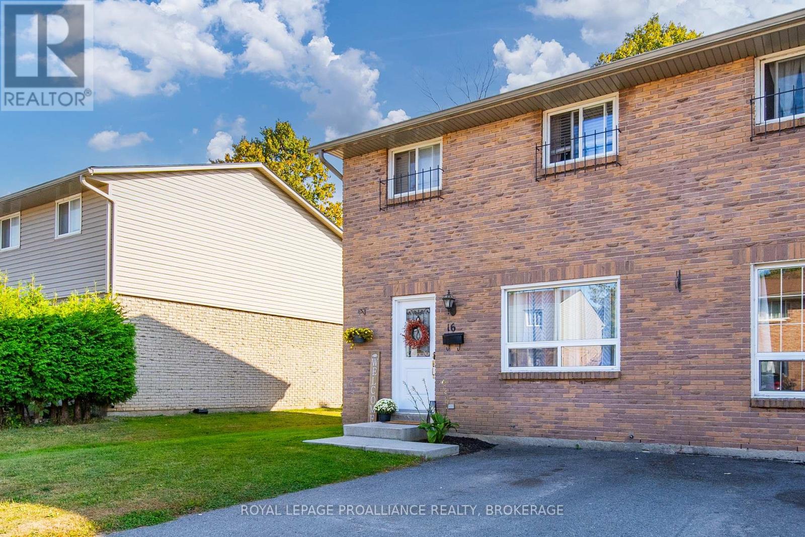 16 Rosemund Crescent, Kingston, Ontario K7M 6Z3 - Photo 4 - X12930164