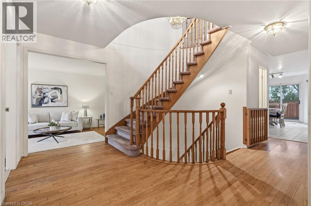 4150 Millcroft Park Drive, Burlington, Ontario  L7M 3V1 - Photo 6 - 40813803