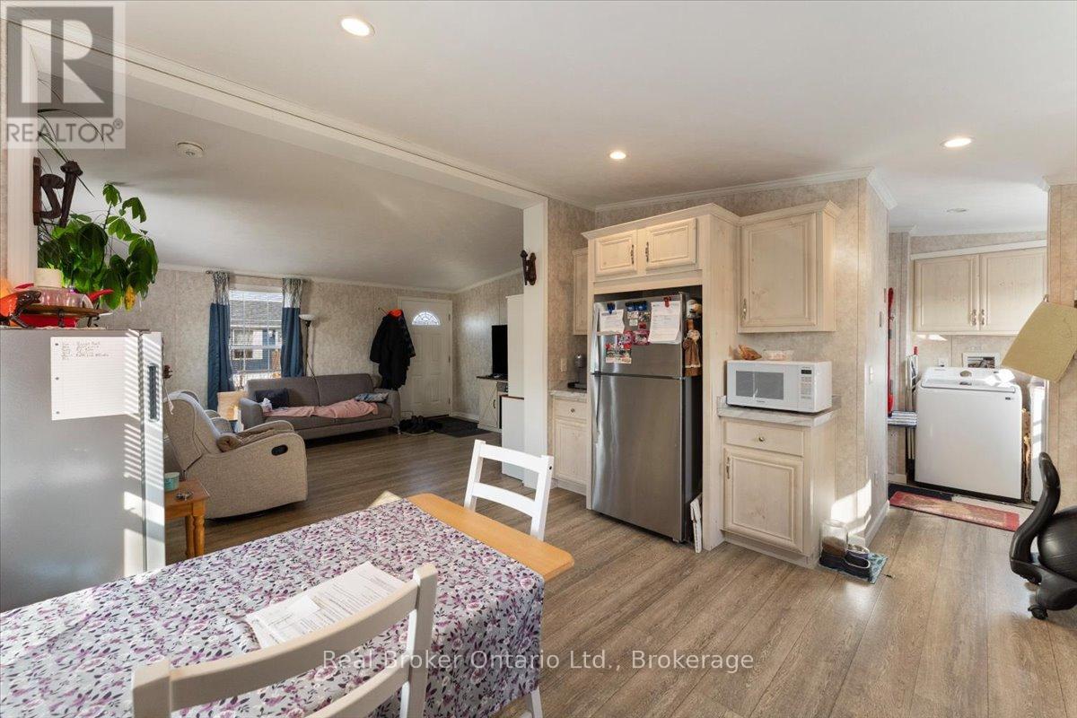 10 Bent Willow Court, Haldimand, Ontario  N0A 1L0 - Photo 11 - X12930140