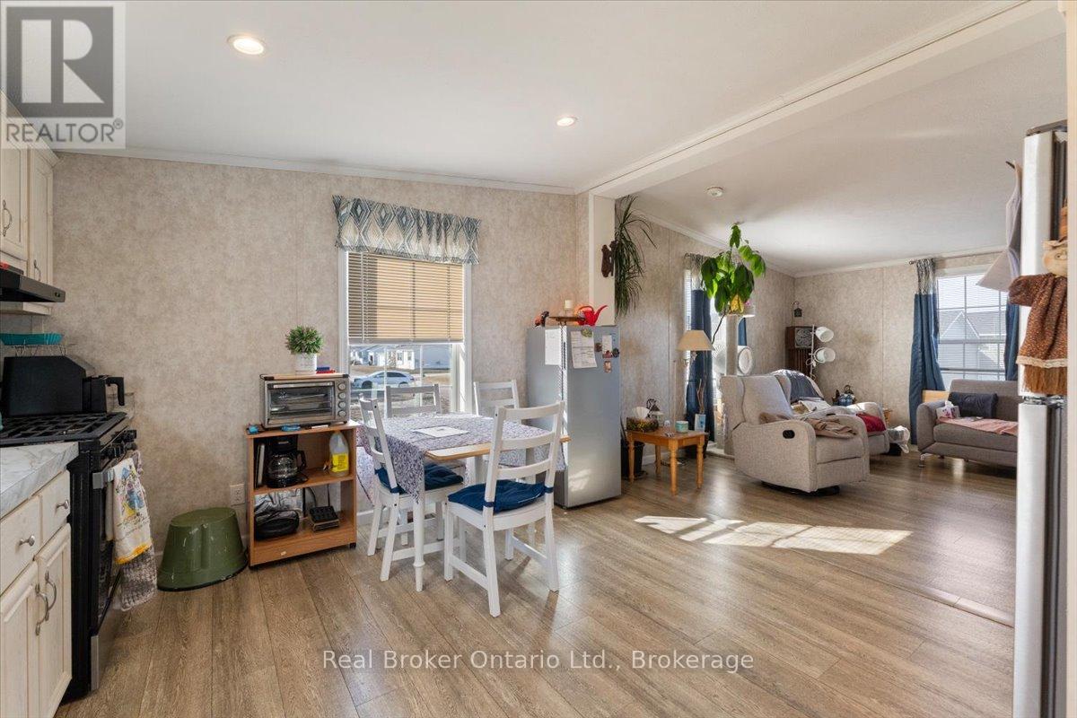 10 Bent Willow Court, Haldimand, Ontario  N0A 1L0 - Photo 13 - X12930140