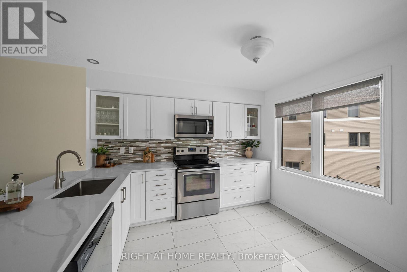 161 Camden Private, Ottawa, Ontario  K2J 6J1 - Photo 5 - X12930110