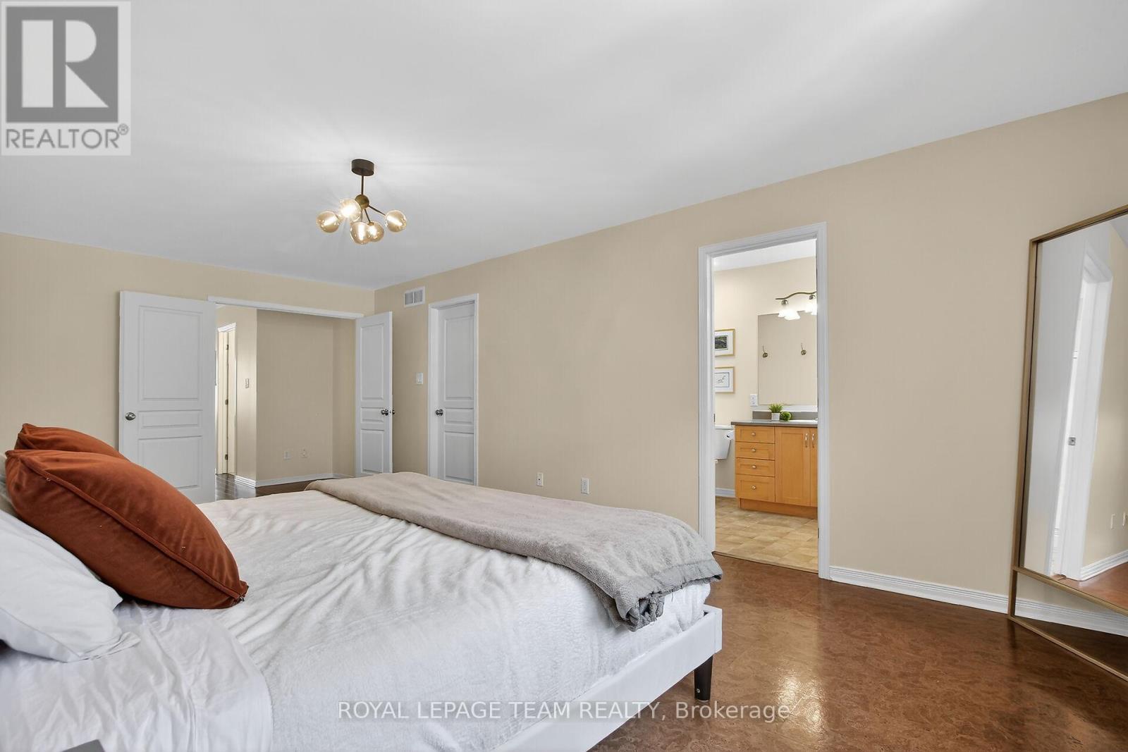 19 Goldthorpe Private N, Ottawa, Ontario  K2J 5L6 - Photo 22 - X12930228