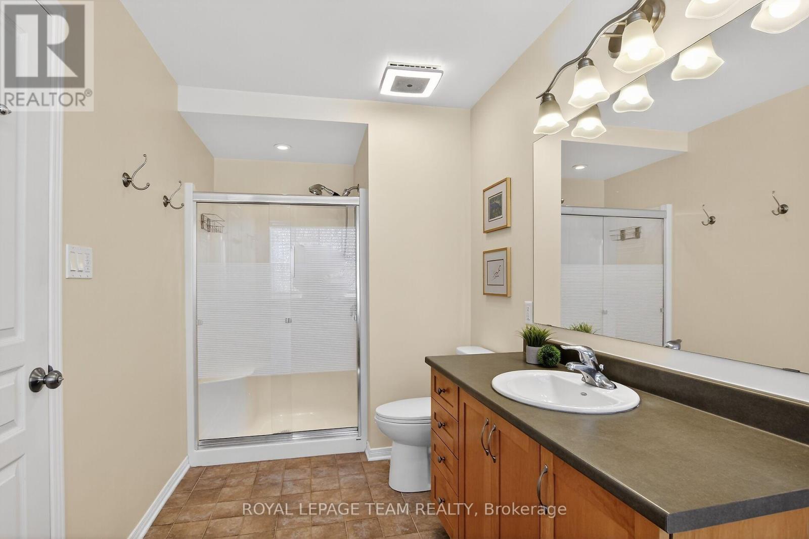 19 Goldthorpe Private N, Ottawa, Ontario  K2J 5L6 - Photo 24 - X12930228