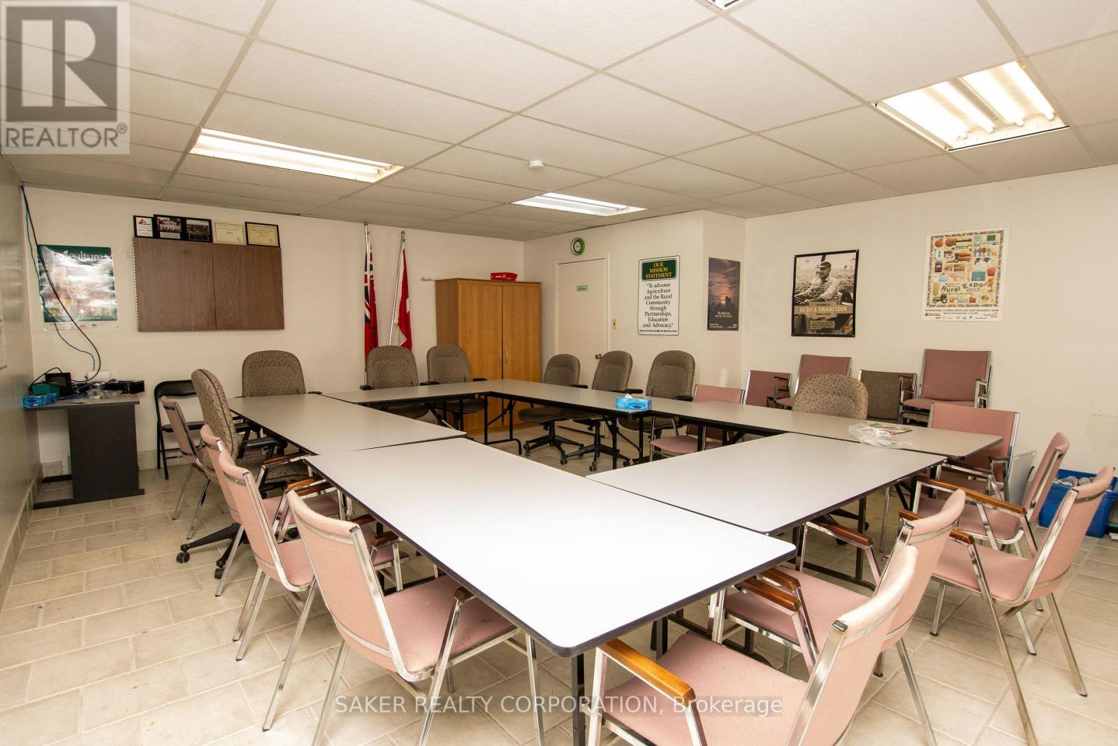 633 Lions Park Drive, Strathroy-Caradoc, Ontario  N0L 1W0 - Photo 23 - X12930074