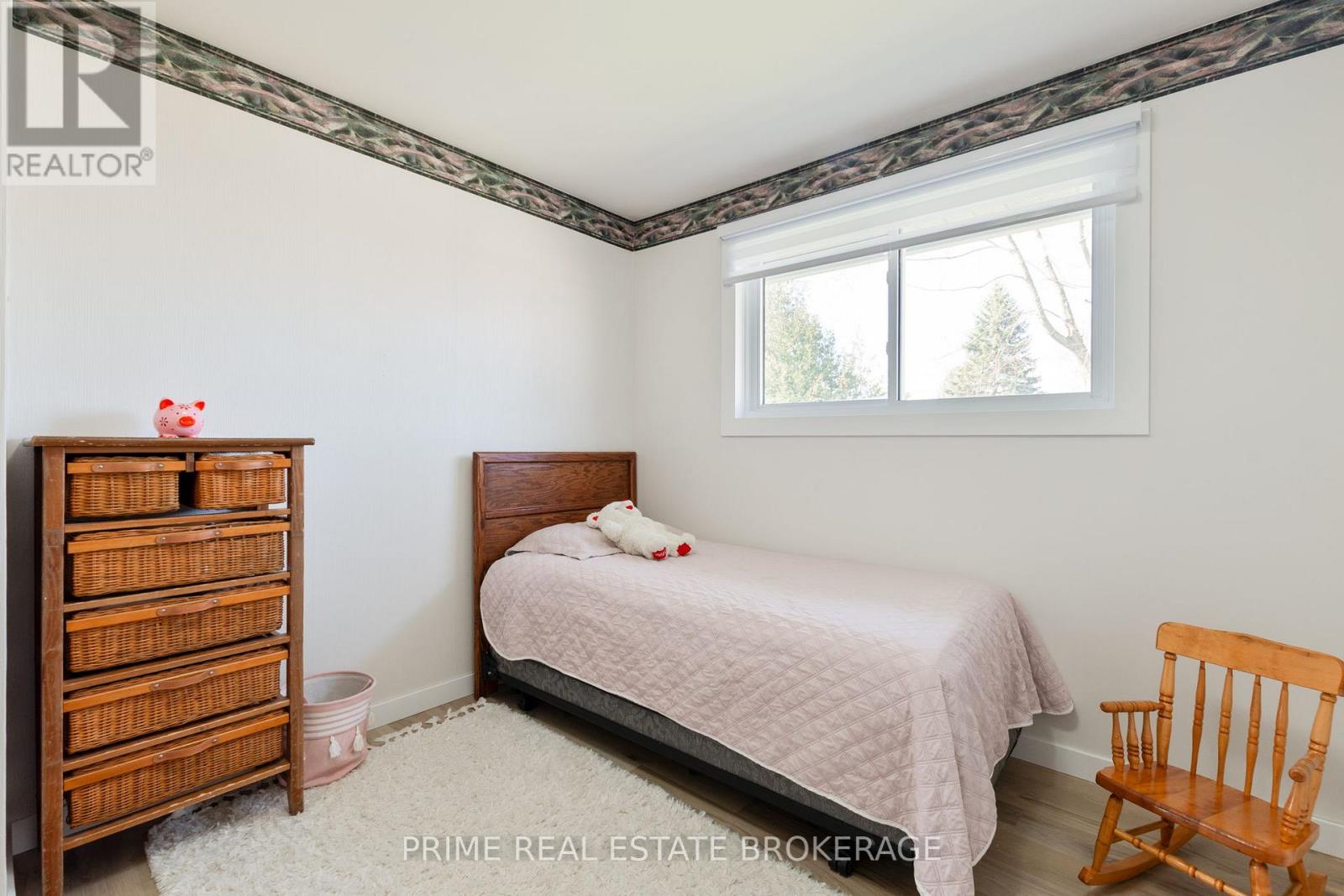 204 Evandale Street, West Elgin, Ontario  N0L 2P0 - Photo 12 - X12930080