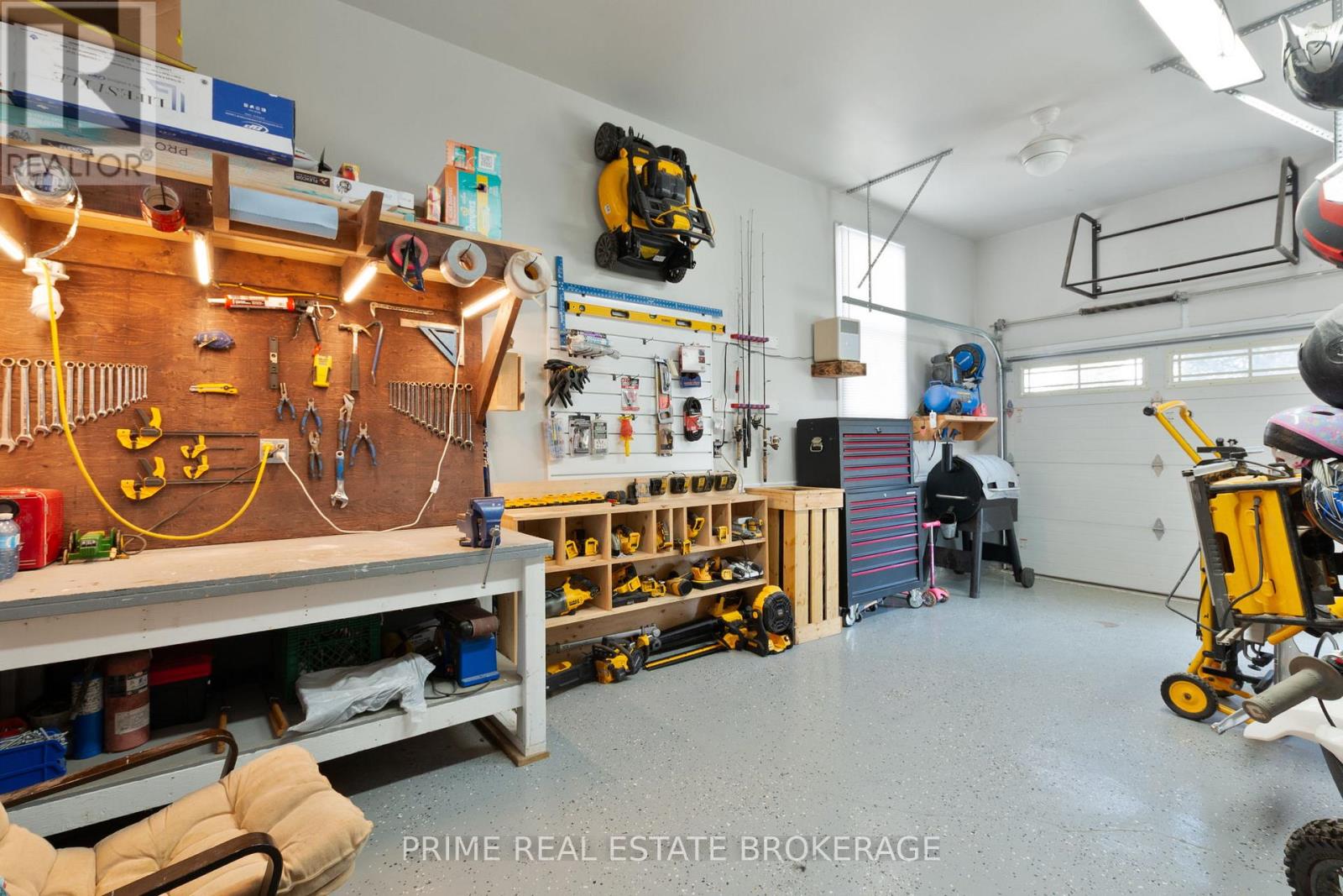 204 Evandale Street, West Elgin, Ontario  N0L 2P0 - Photo 25 - X12930080