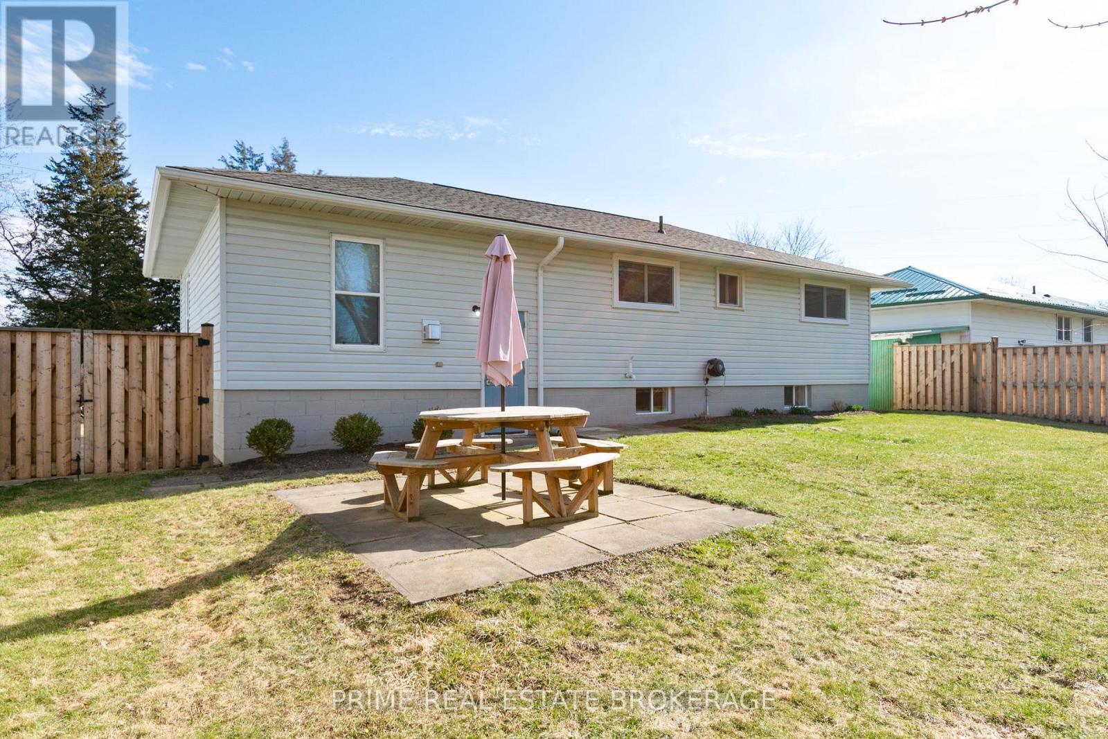 204 Evandale Street, West Elgin, Ontario  N0L 2P0 - Photo 26 - X12930080