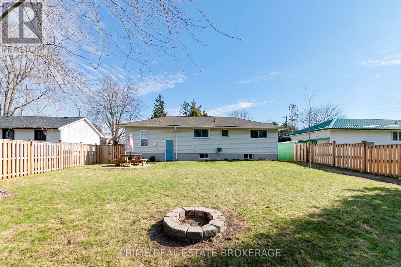 204 Evandale Street, West Elgin, Ontario  N0L 2P0 - Photo 27 - X12930080