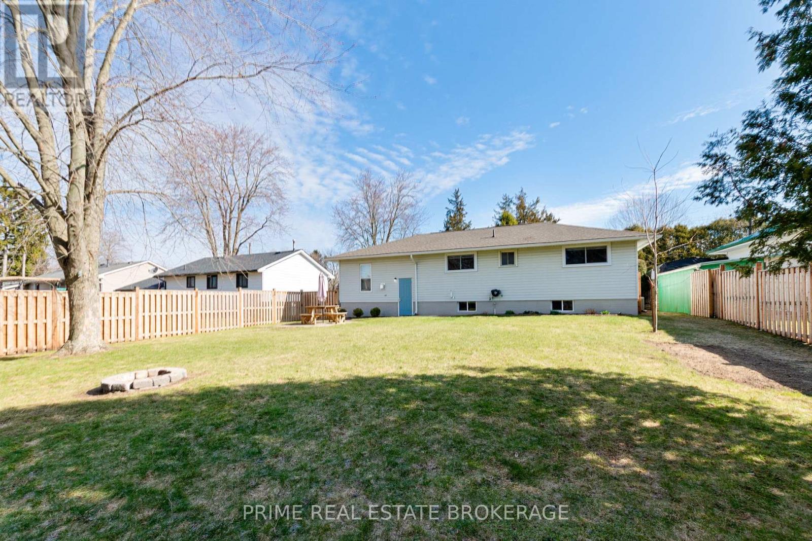 204 Evandale Street, West Elgin, Ontario  N0L 2P0 - Photo 28 - X12930080