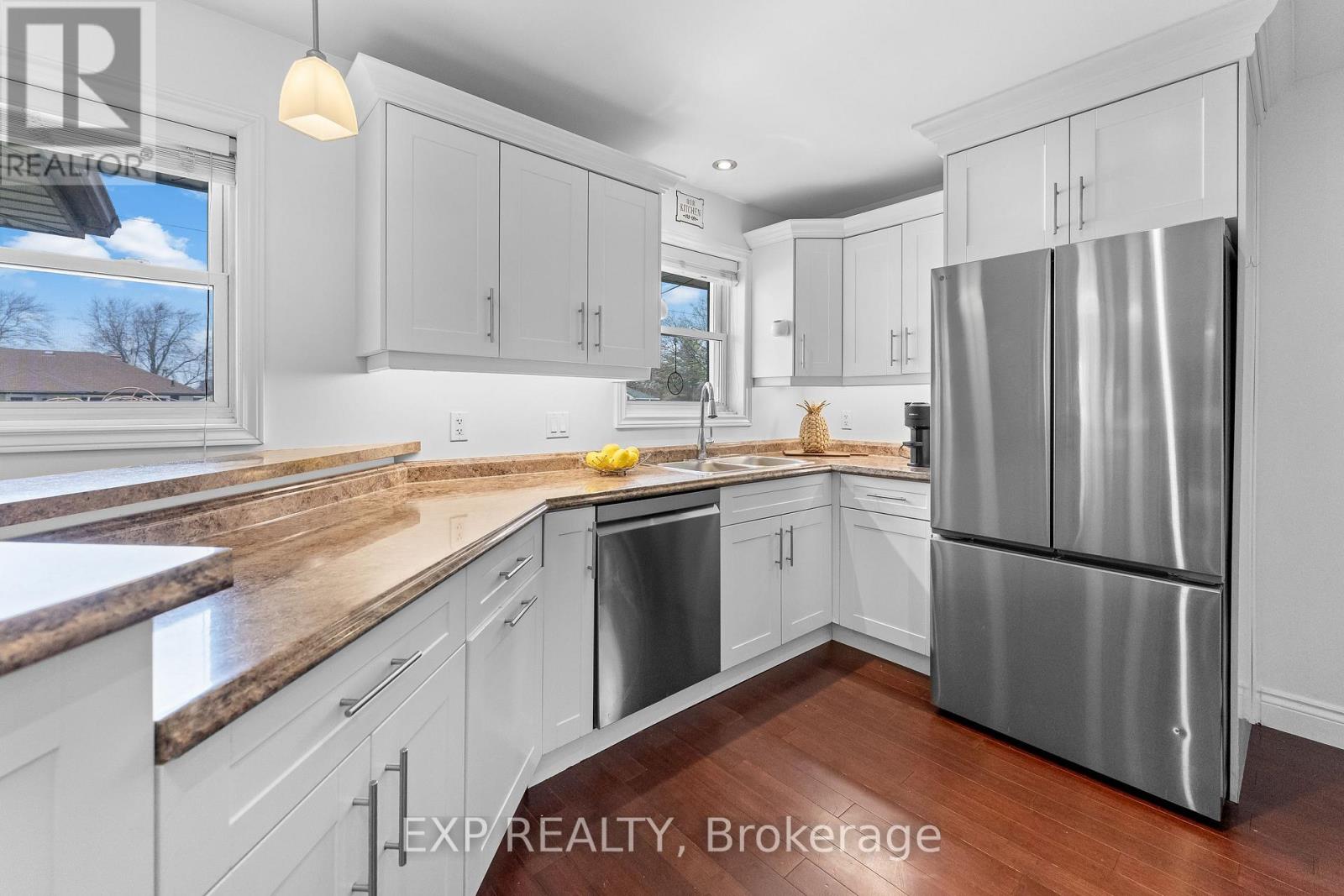 9 Parkdale Drive, Thorold, Ontario  L2V 2N5 - Photo 12 - X12930002