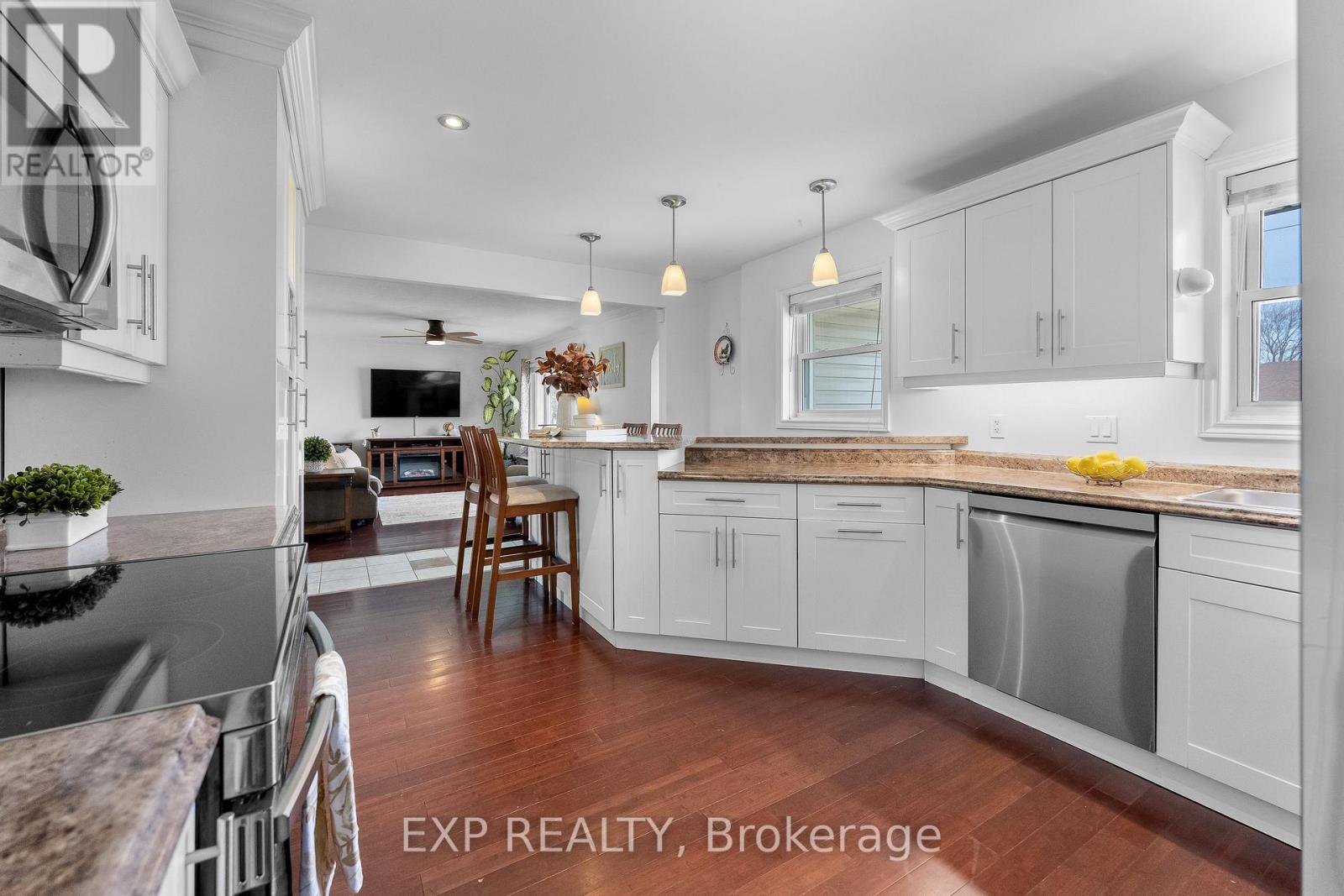 9 Parkdale Drive, Thorold, Ontario  L2V 2N5 - Photo 13 - X12930002