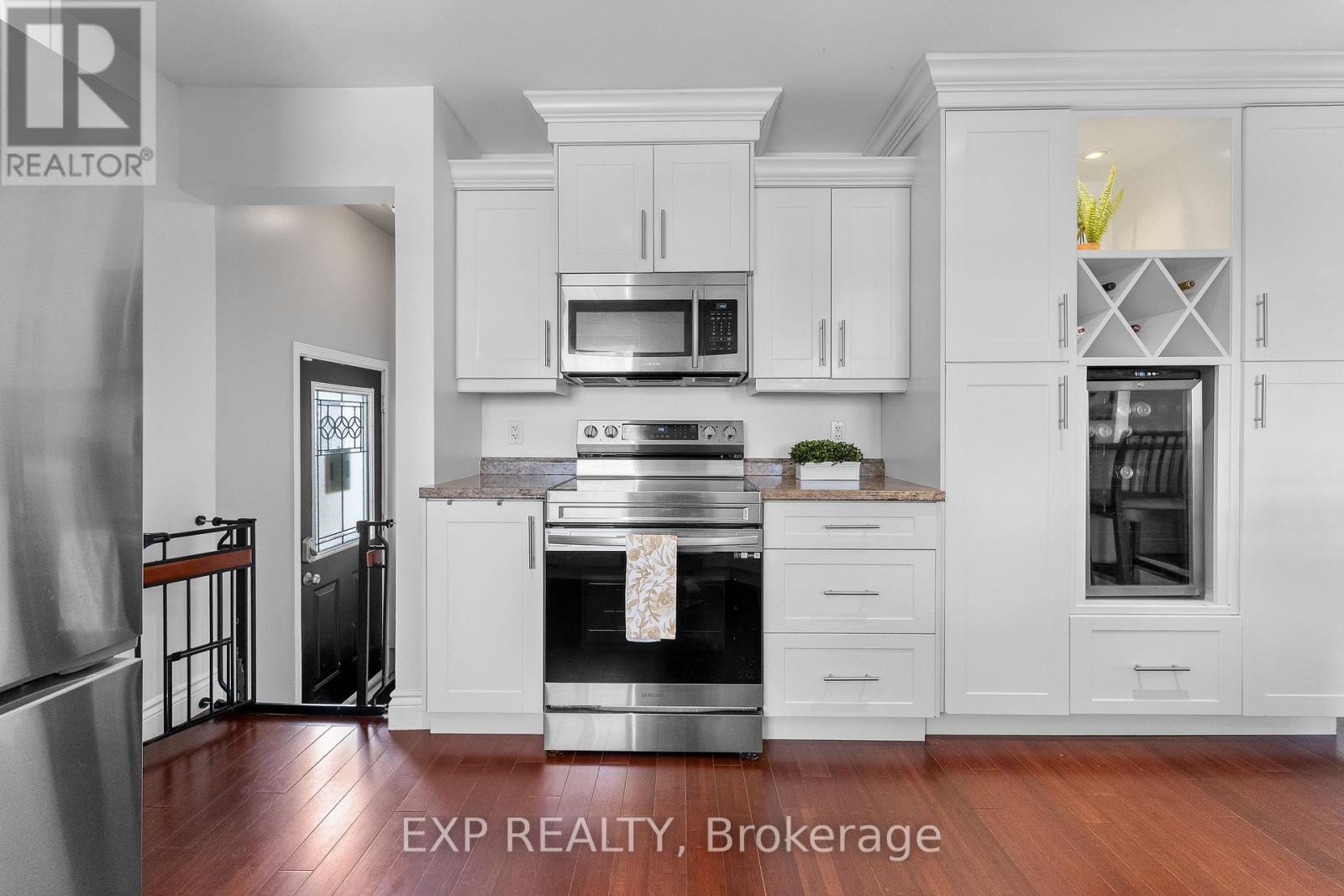 9 Parkdale Drive, Thorold, Ontario  L2V 2N5 - Photo 14 - X12930002