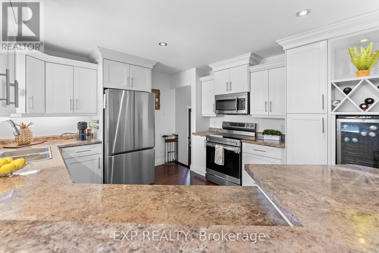 9 Parkdale Drive, Thorold, Ontario  L2V 2N5 - Photo 15 - X12930002