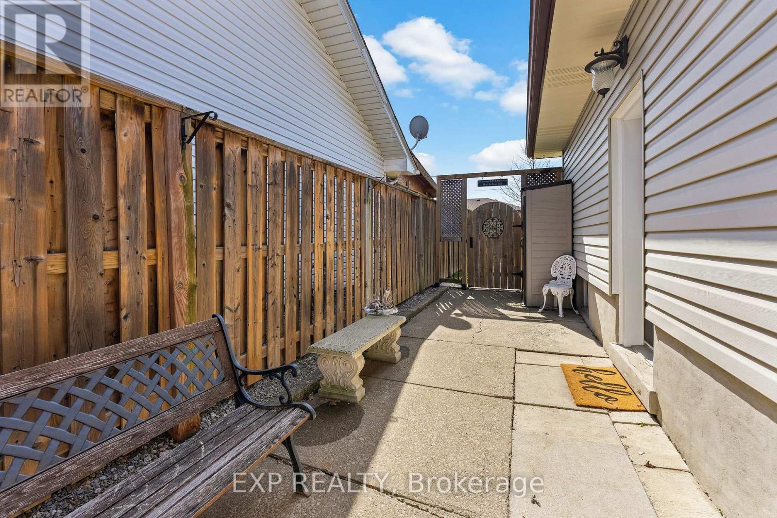 9 Parkdale Drive, Thorold, Ontario  L2V 2N5 - Photo 32 - X12930002