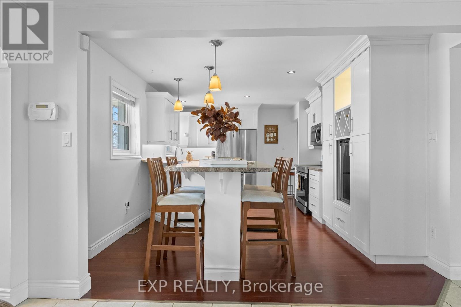 9 Parkdale Drive, Thorold, Ontario  L2V 2N5 - Photo 9 - X12930002