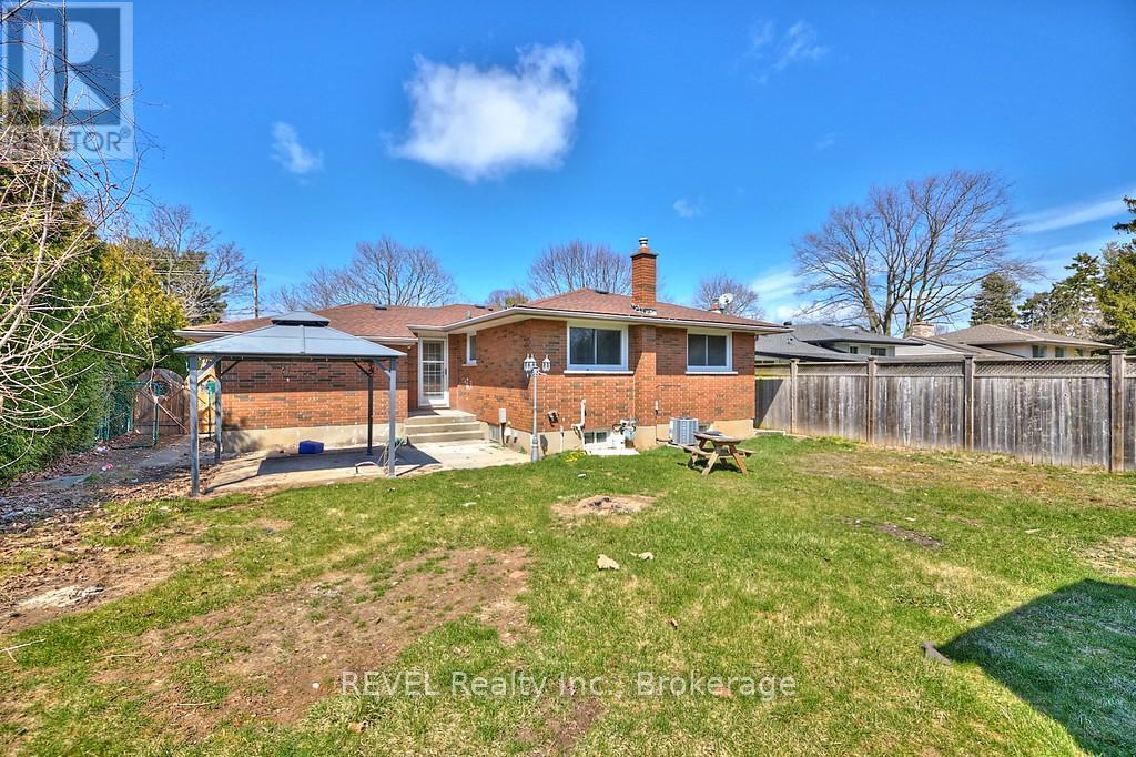152 Parnell Street, St. Catharines, Ontario  L2M 1V5 - Photo 14 - X12930086