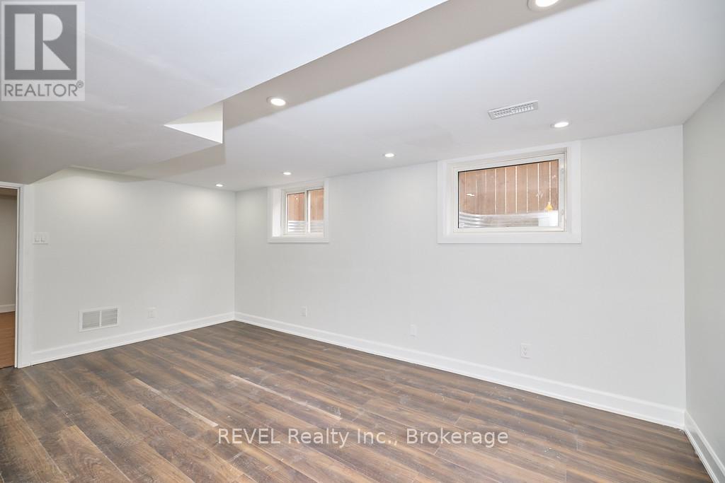 152 Parnell Street, St. Catharines, Ontario  L2M 1V5 - Photo 4 - X12930086